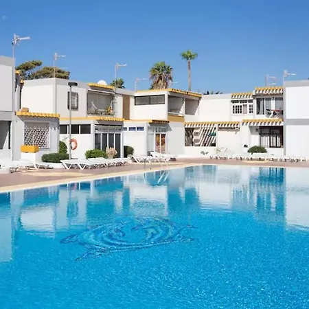 Aquamarine Marfil - Sun And Pool