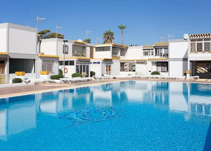 Aquamarine Marfil - Sun And Pool