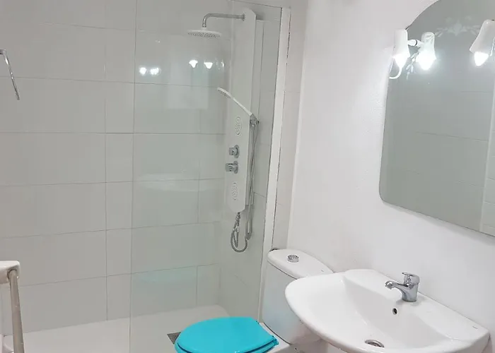 Aquamarine Marfil - Sun And Pool